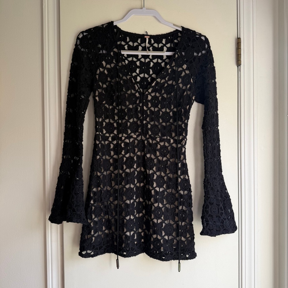 Free People Black Lace Bell Sleeve V-Neck Mini Dress Boho Festival Size 0